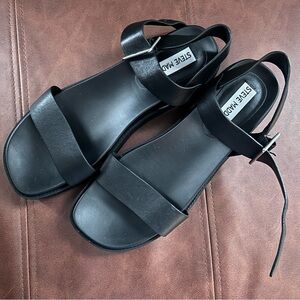 Steve Madden Rileey Sandal